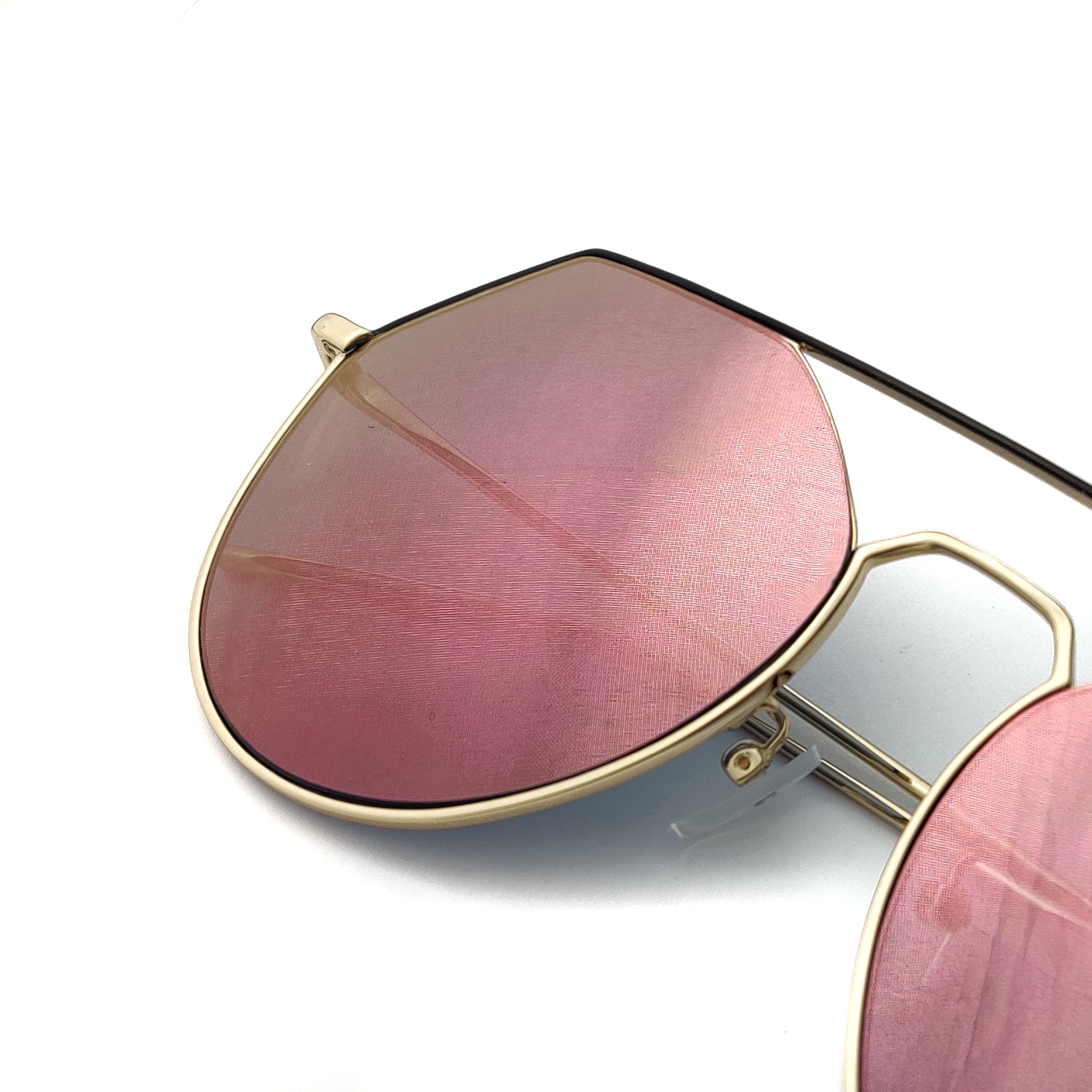 Gensun Eyewear Thin Steel Ultra-light Fashion Custom Branded Sunglasses Suppliers